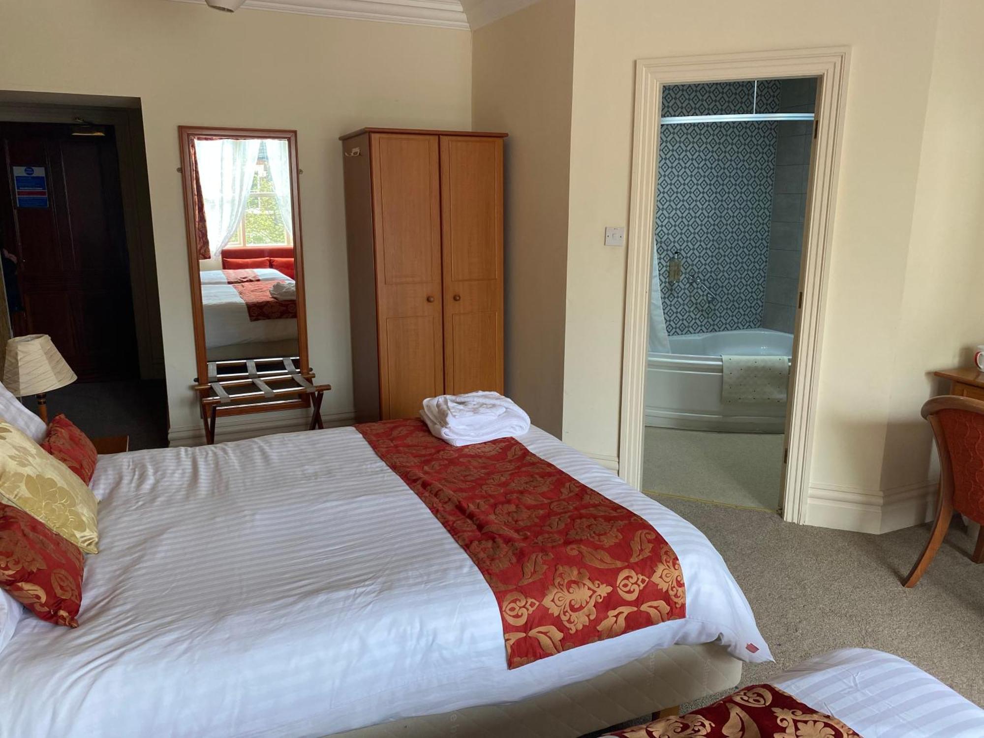 Farnley Tower Guesthouse Дърам Стая снимка